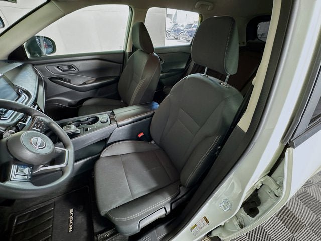 Used 2024 Nissan Rogue S AWD/4WD image 16