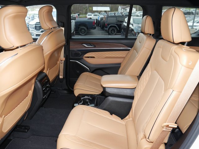 Used 2024 Jeep Grand Cherokee L Summit image 29