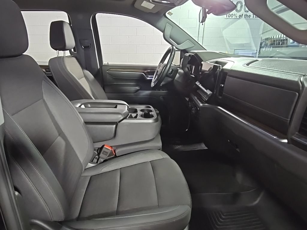 Used 2024 Chevrolet Silverado 1500 LT AWD/4WD image 29