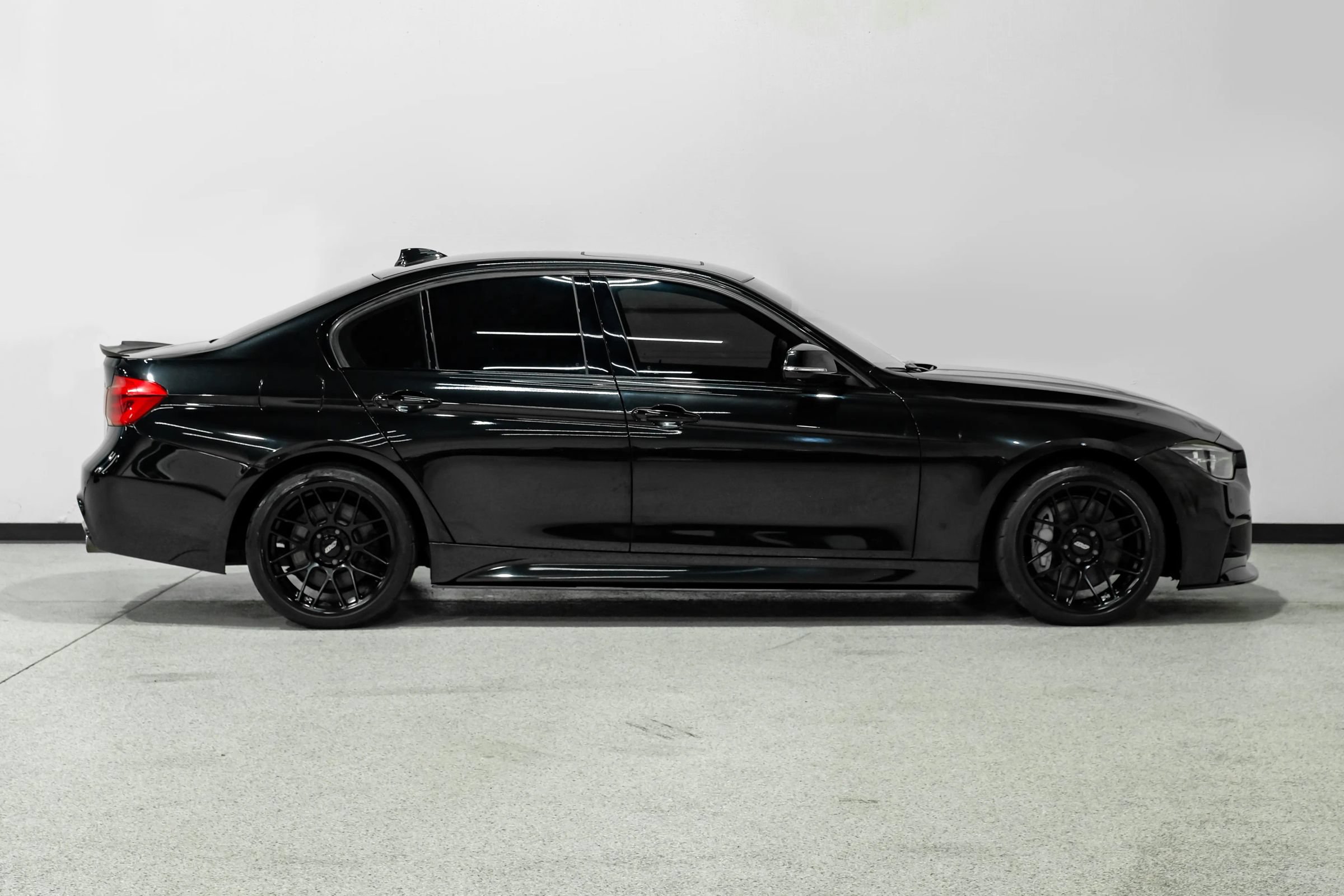 Used 2017 BMW 340i Sedan RWD image 5