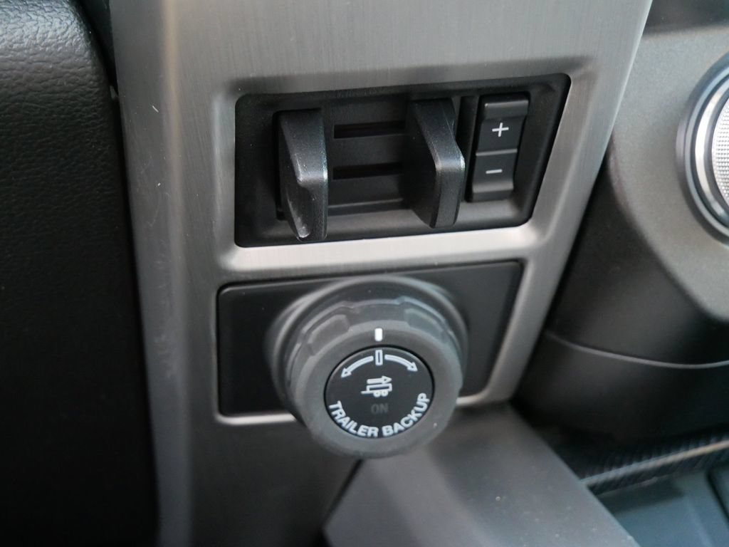 Certified 2021 Ford F350 Platinum AWD/4WD image 26