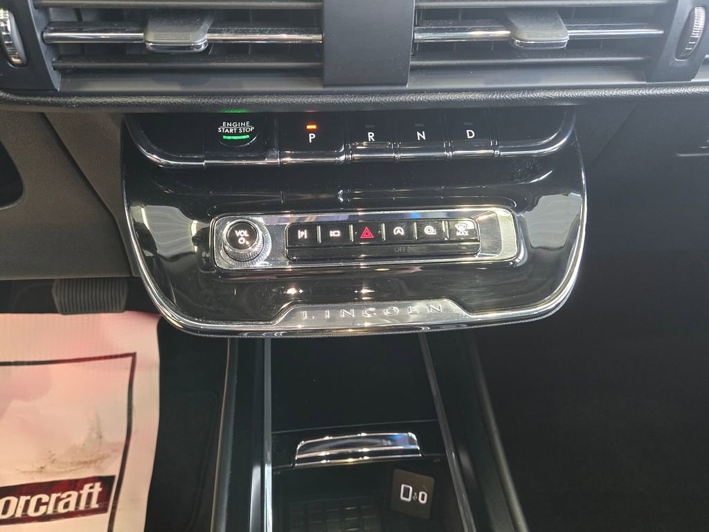 Used 2025 Lincoln Corsair Reserve w/ Jet Appearance Package image 20