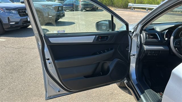Used 2019 Subaru Outback 2.5i AWD/4WD image 9