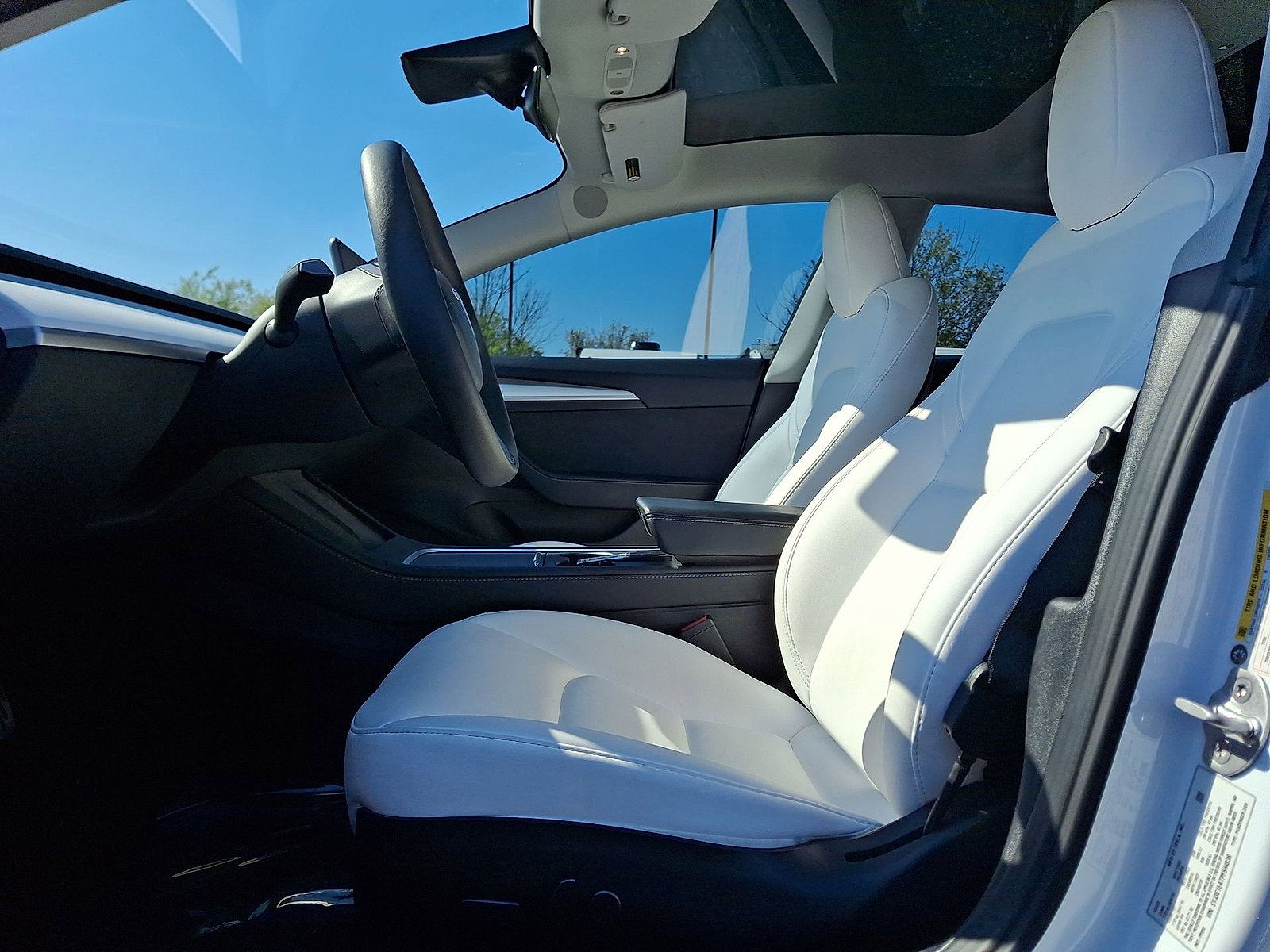 Used 2023 Tesla Model 3 Standard Range image 11