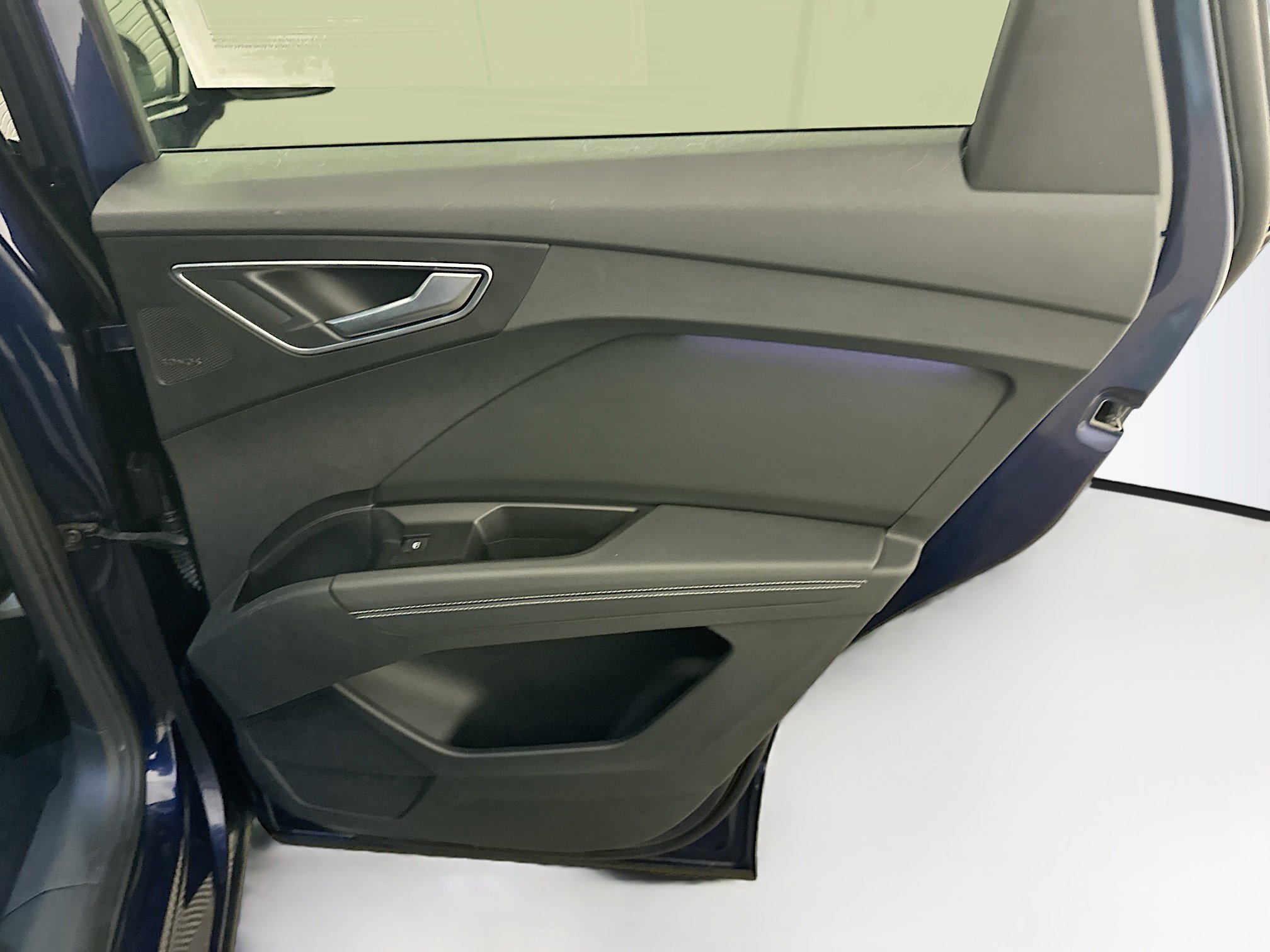 Used 2022 Audi Q4 e-tron Prestige image 33