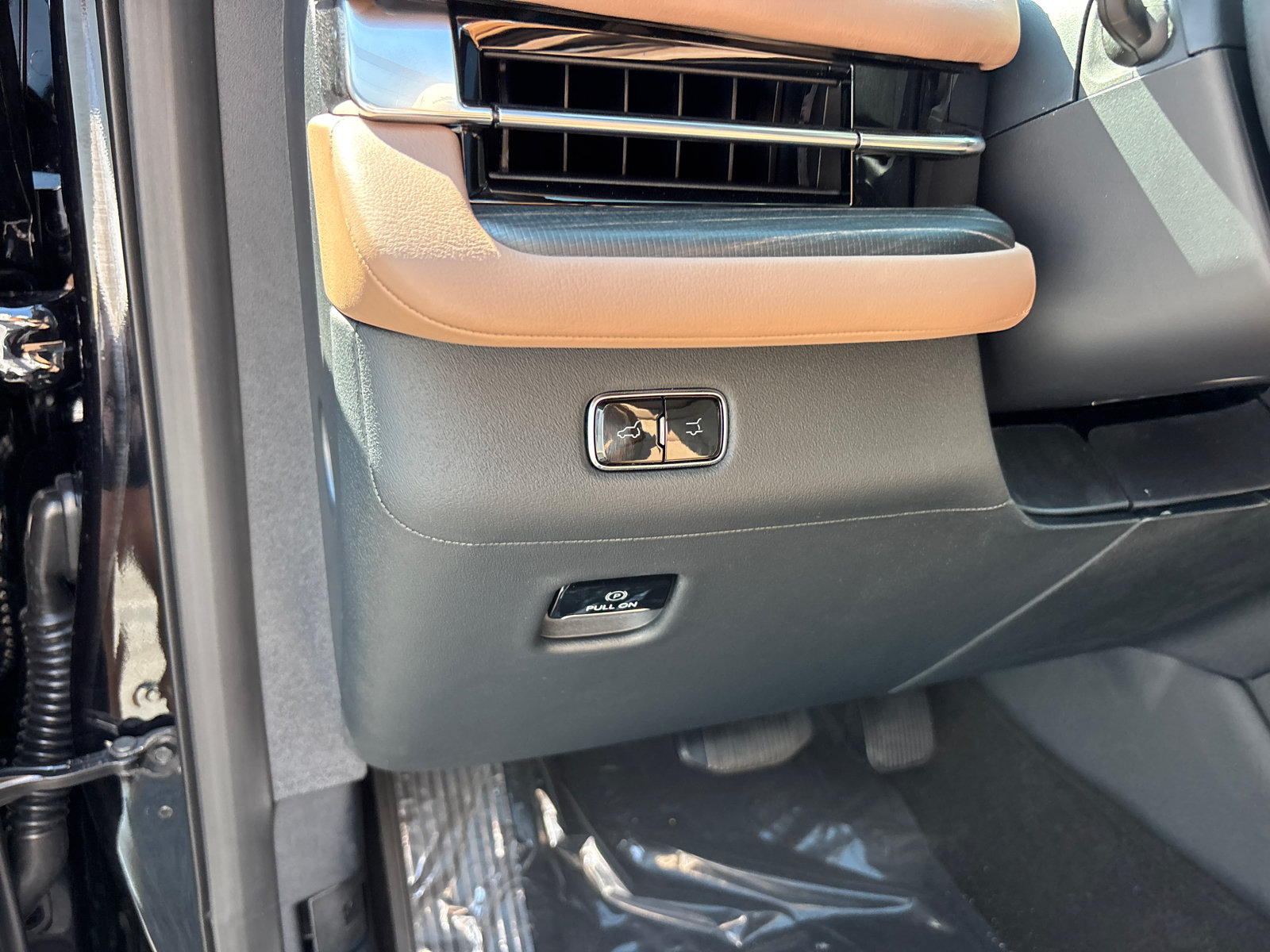 New 2027 Lincoln Navigator Black Label AWD/4WD image 13