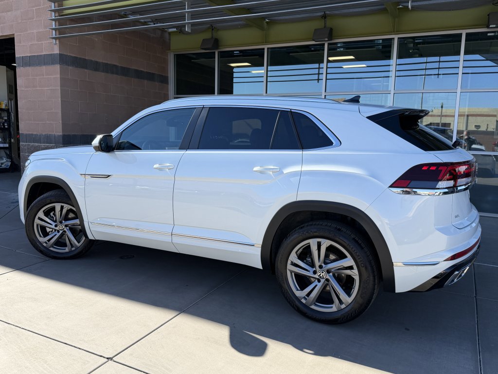 Used 2024 Volkswagen Atlas Cross Sport SEL R-Line image 5