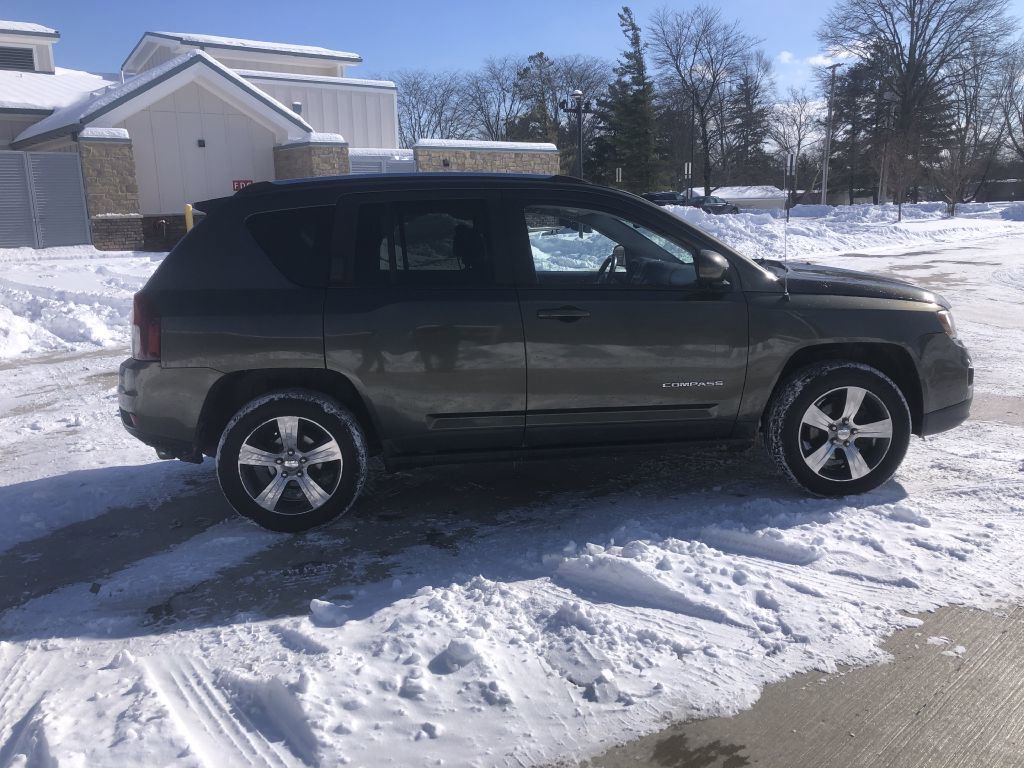 Used 2016 Jeep Compass High Altitude image 9