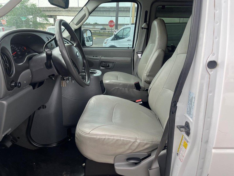 Used 2007 Ford E-350 and Econoline 350 XL RWD image 5