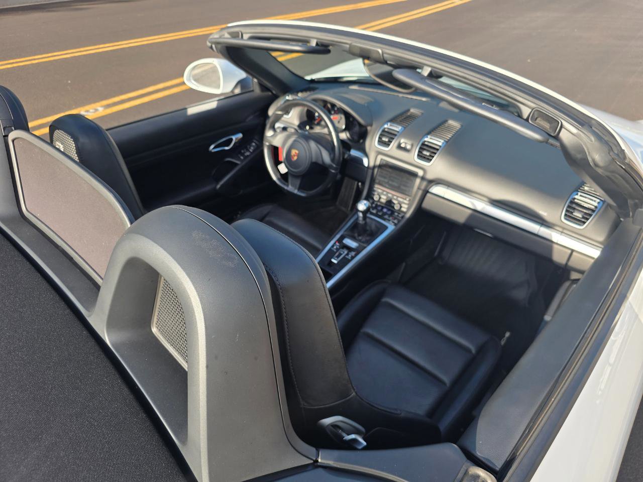 Used 2015 Porsche Boxster RWD image 30