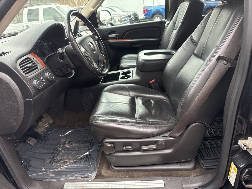 Used 2008 GMC Yukon SLT w/ SLT Preferred Equipment Group image 12