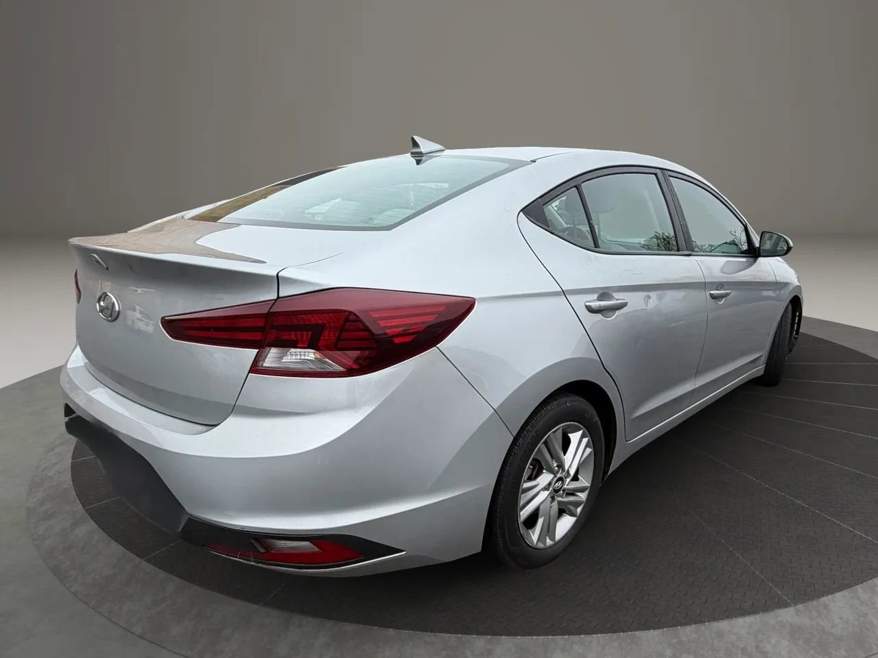 Used 2020 Hyundai Elantra SEL image 13