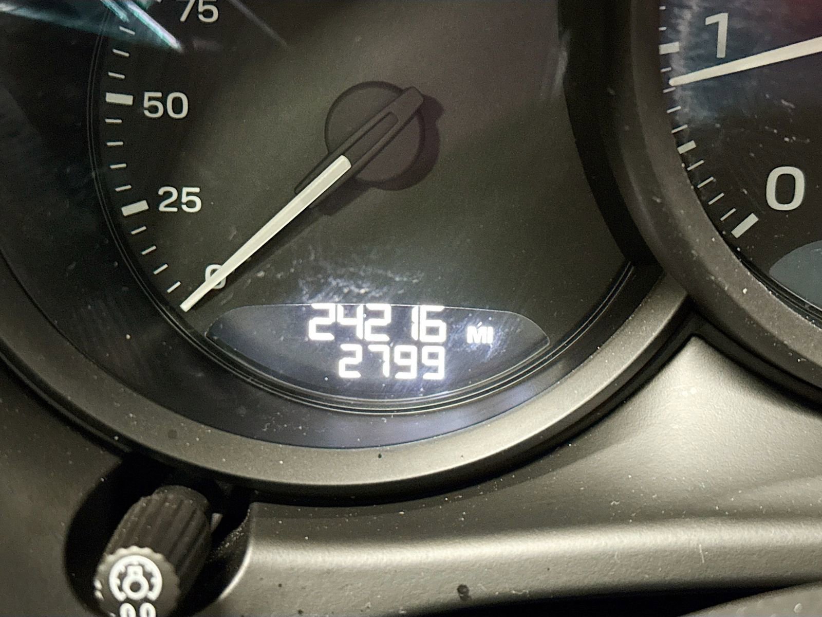 Used 2024 Porsche Macan AWD/4WD image 14