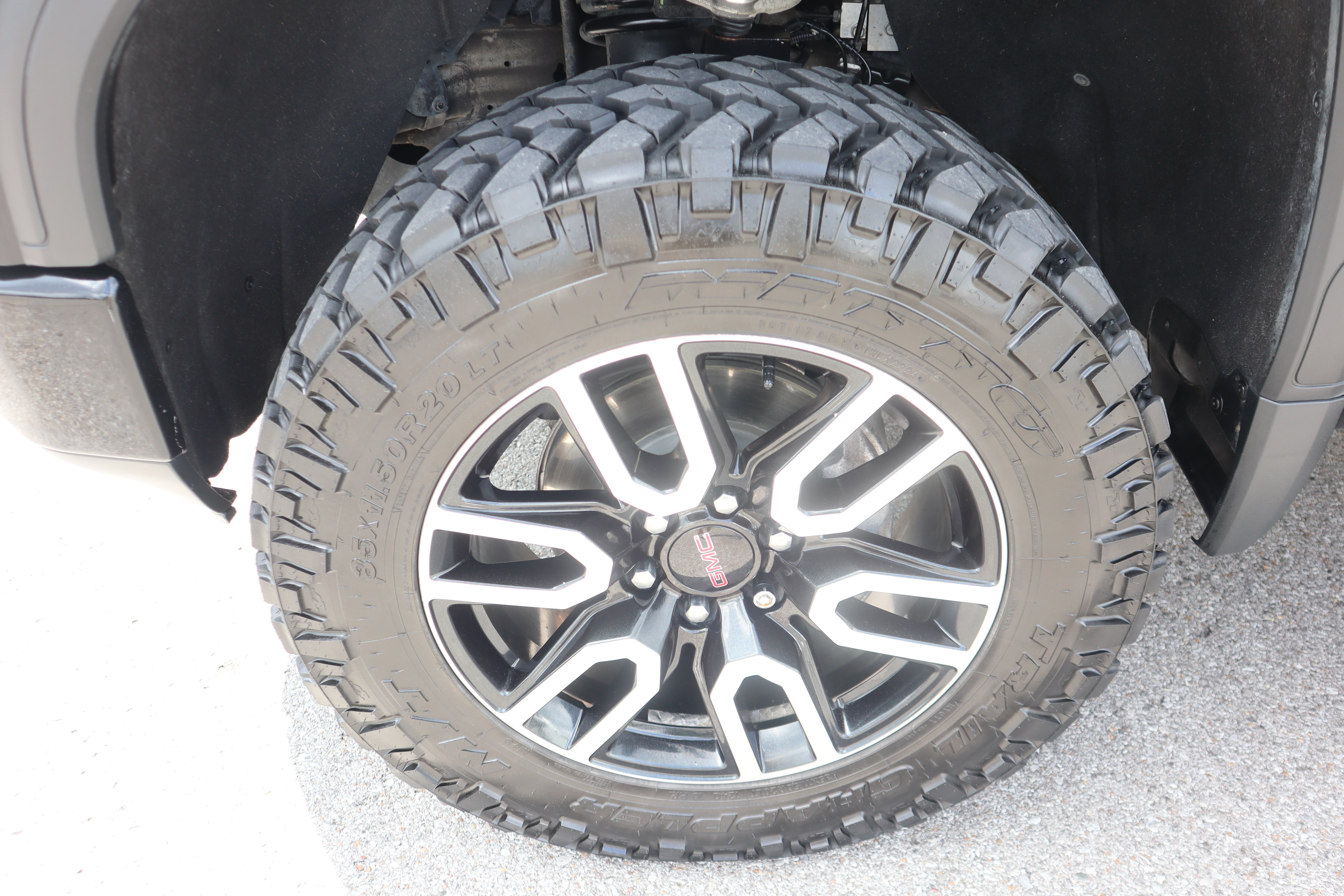 Used 2020 GMC Sierra 1500 AT4 w/ AT4 Premium Package AWD/4WD image 11