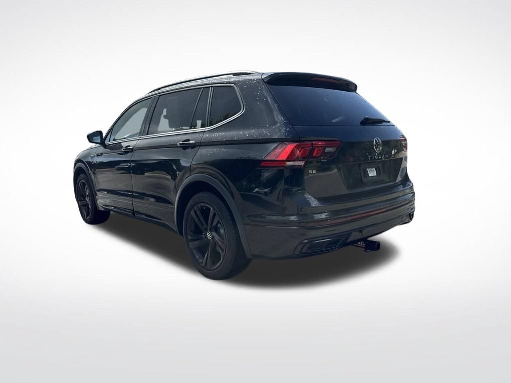 Used 2024 Volkswagen Tiguan SE R-Line FWD image 6