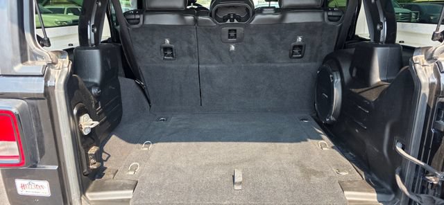 Used 2018 Jeep Wrangler Unlimited Sahara AWD/4WD image 7