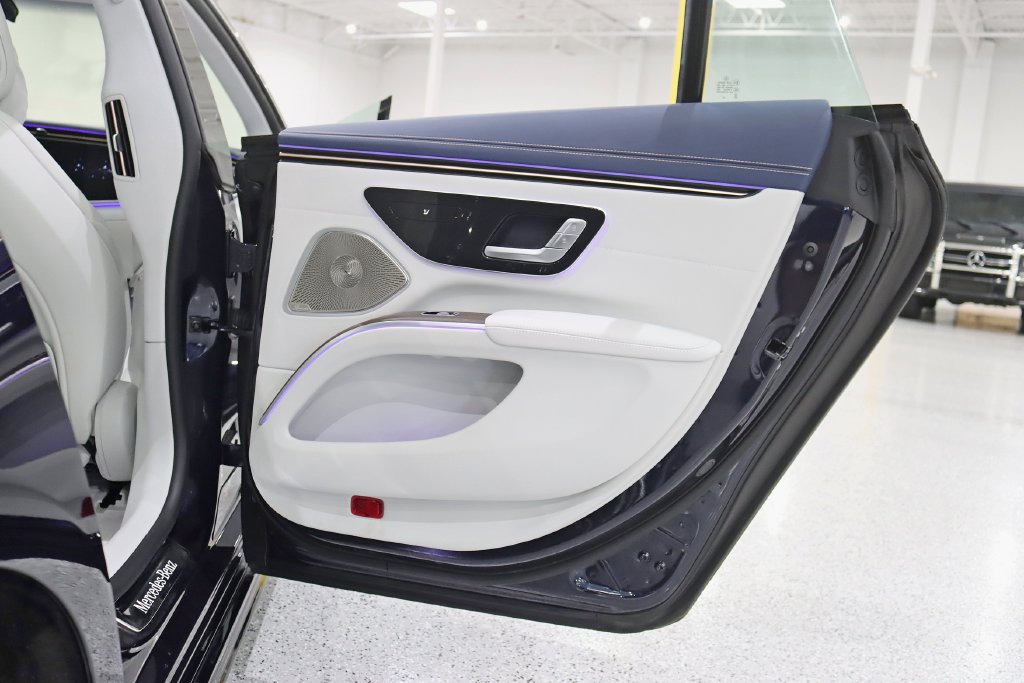 Used 2023 Mercedes-Benz EQS 580 4MATIC Sedan image 40