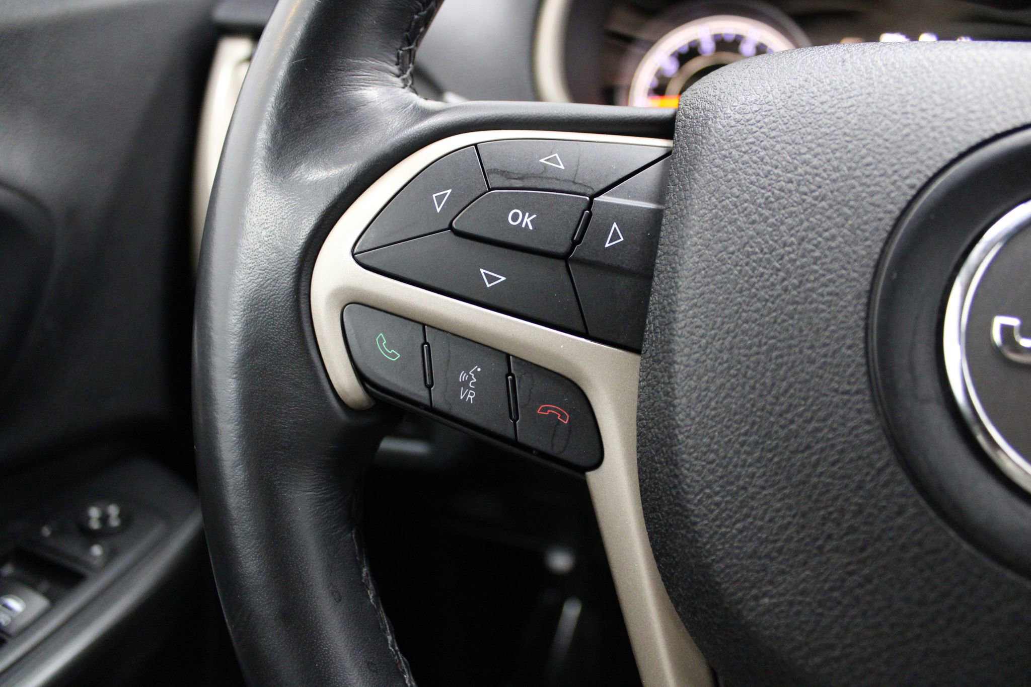 Used 2015 Jeep Cherokee Latitude image 34