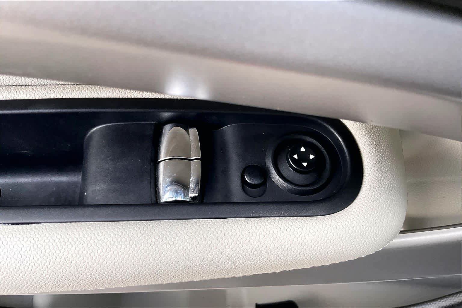 Used 2015 MINI Cooper Paceman FWD image 30