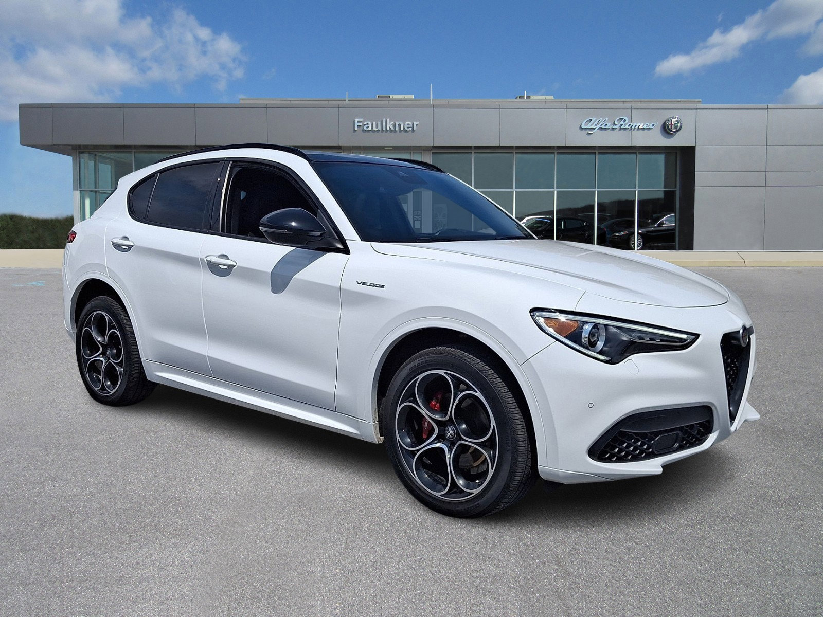 Used 2022 Alfa Romeo Stelvio Veloce image 1