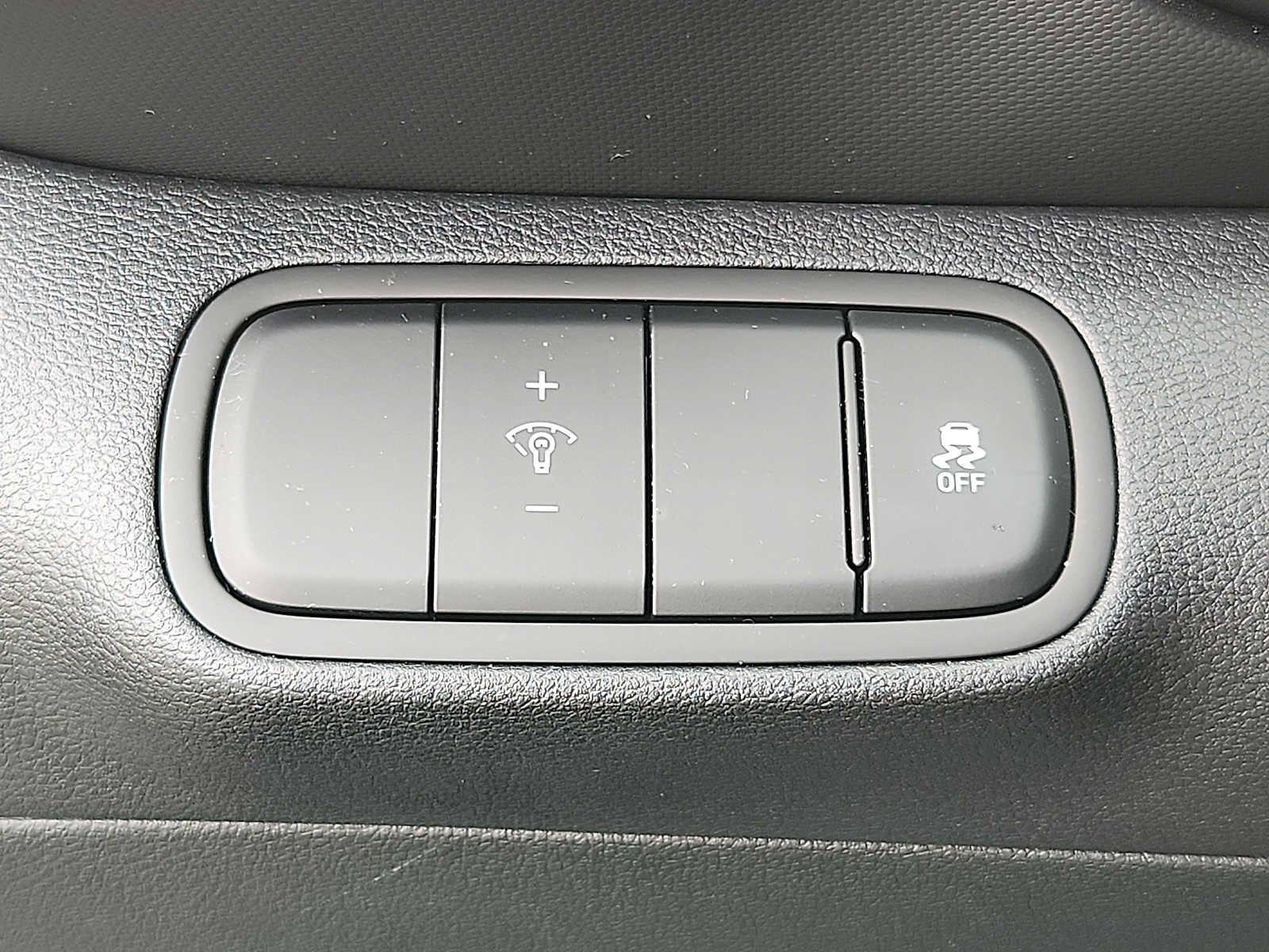 Used 2023 Hyundai Venue SEL w/ Cargo Package FWD image 22