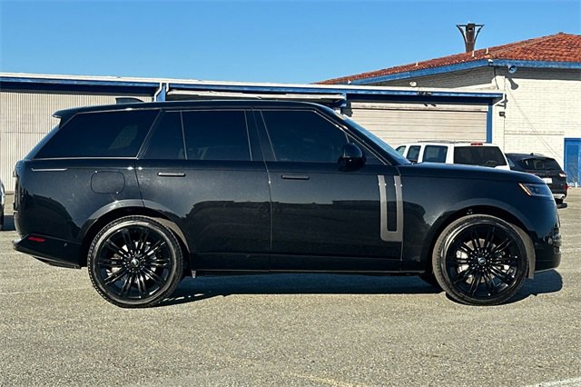 Used 2024 Land Rover Range Rover SE image 3