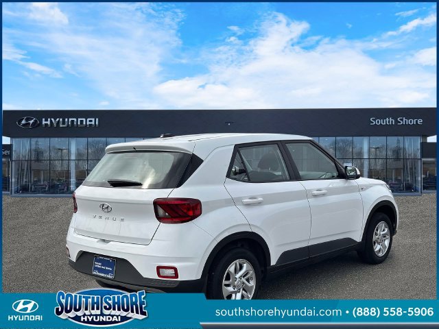 Certified 2025 Hyundai Venue SE FWD image 6