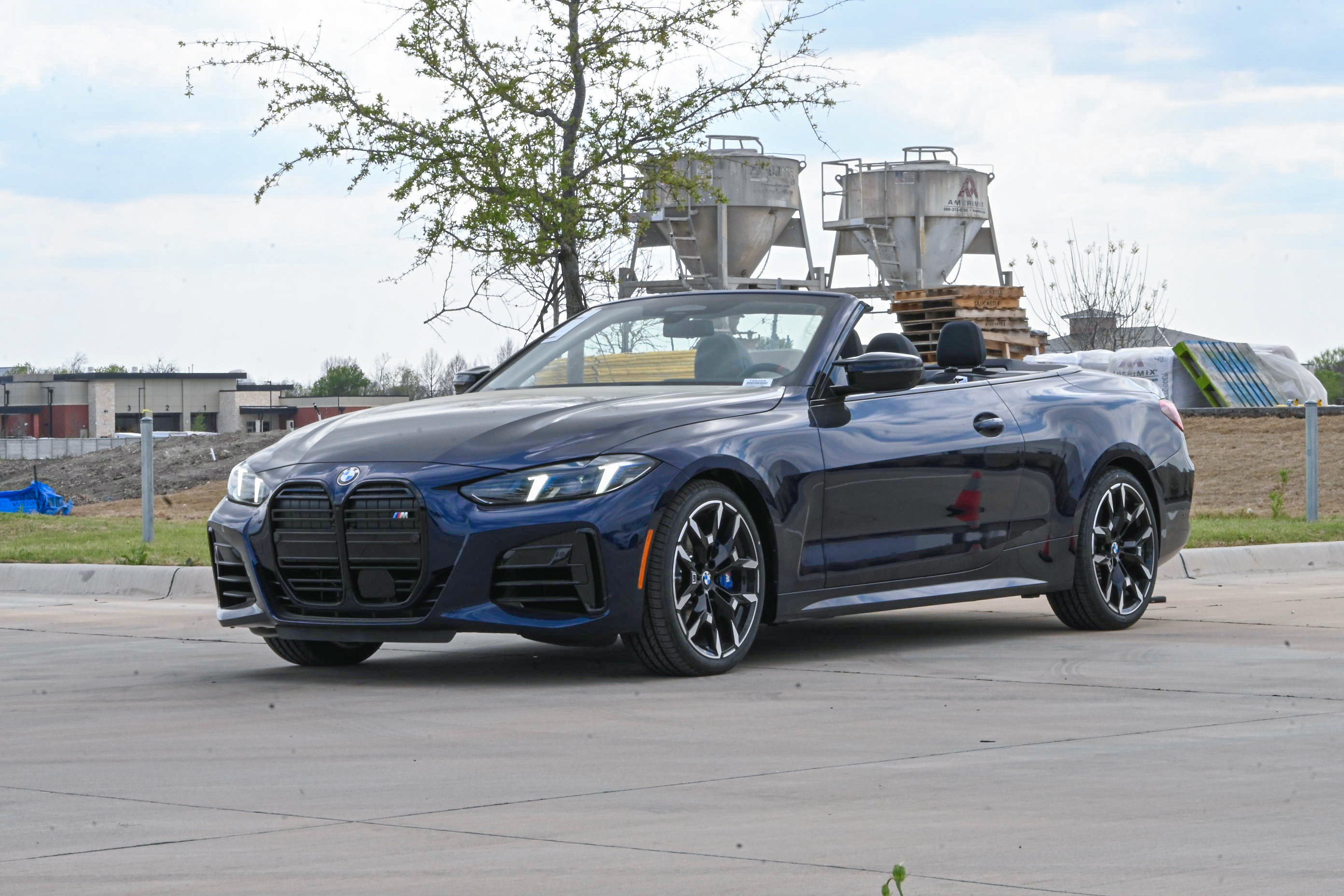 New 2026 BMW M440i Convertible RWD image 2