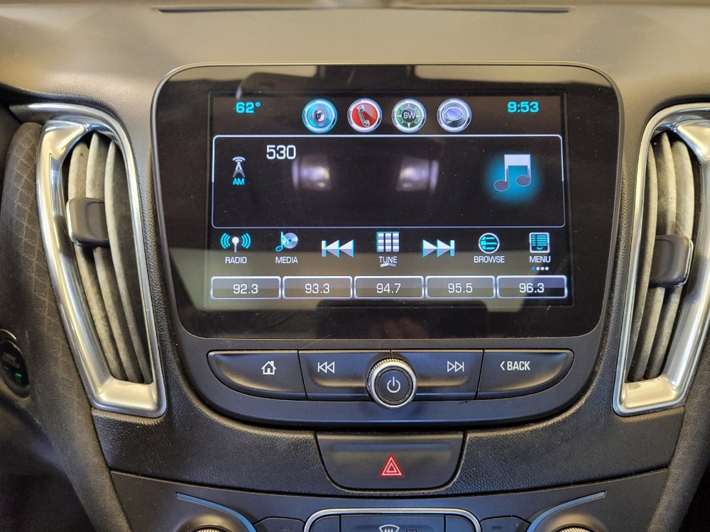 Used 2018 Chevrolet Malibu LT FWD image 25