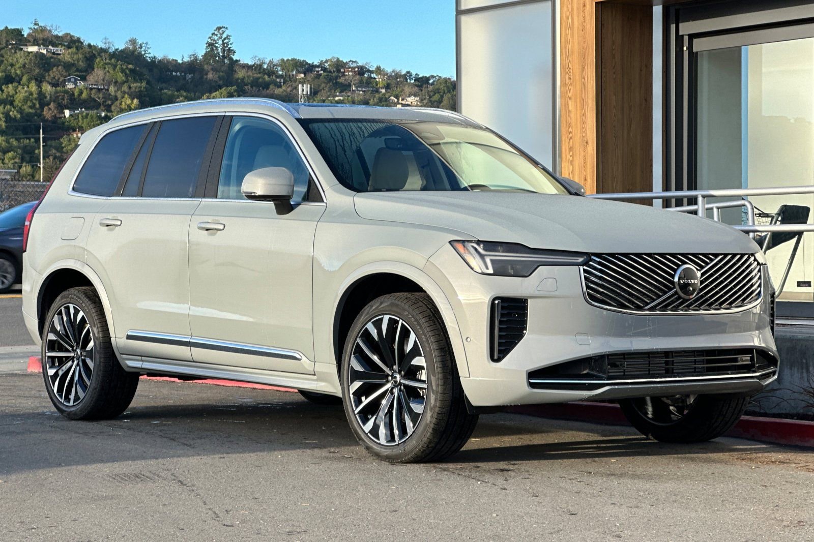 New 2026 Volvo XC90 T8 Ultra w/ Protection Package Premier AWD/4WD image 9