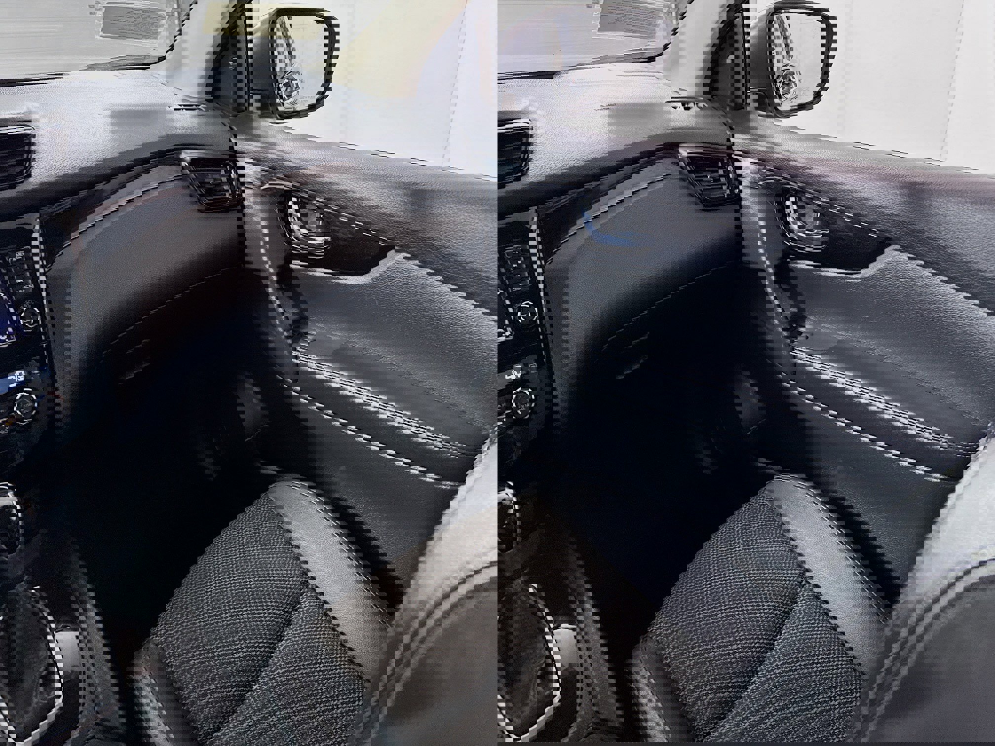 Used 2022 Nissan Rogue Sport SV w/ Technology Package image 23