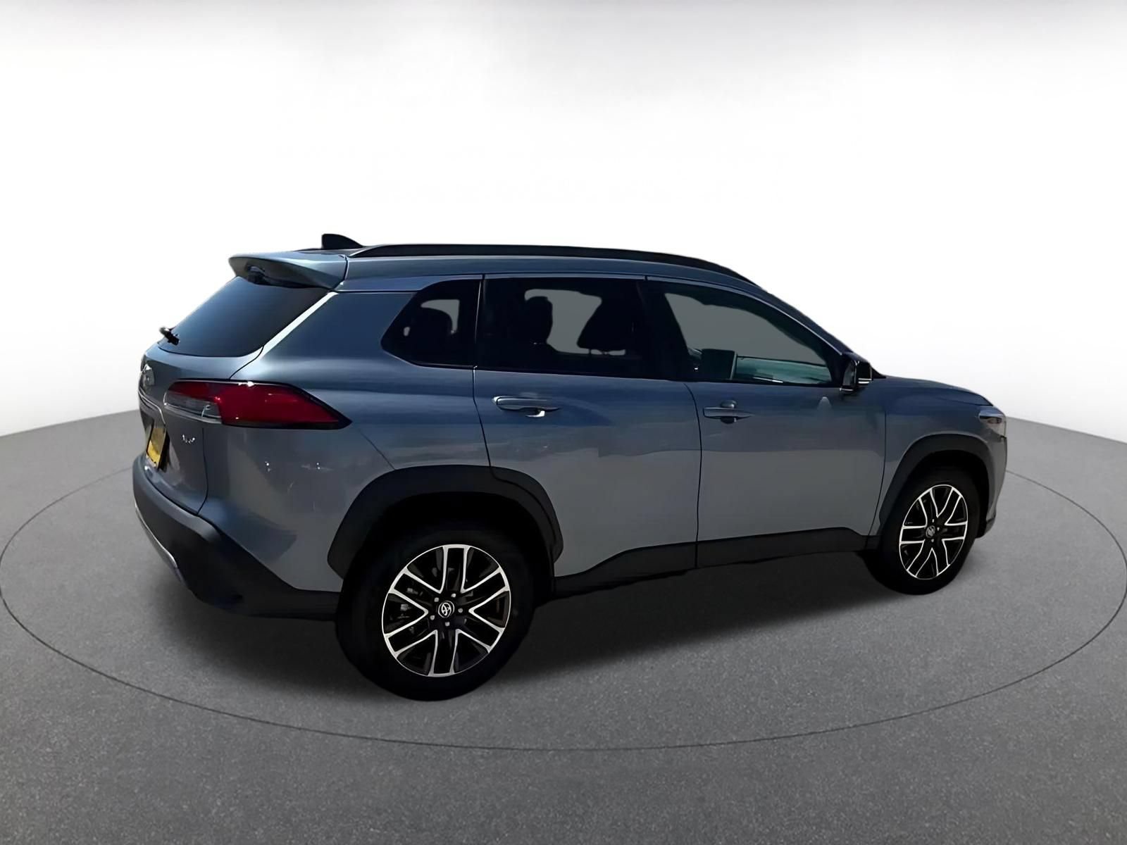 Used 2026 Toyota Corolla Cross XLE FWD image 14