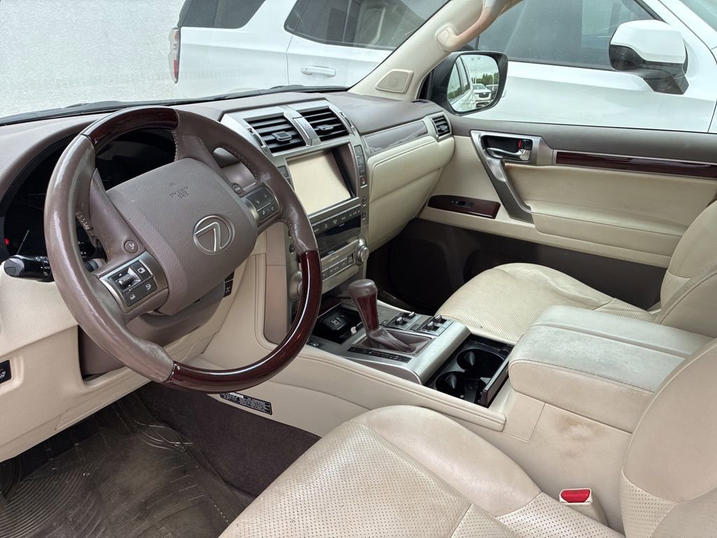 Used 2014 Lexus GX 460 Luxury AWD/4WD image 9