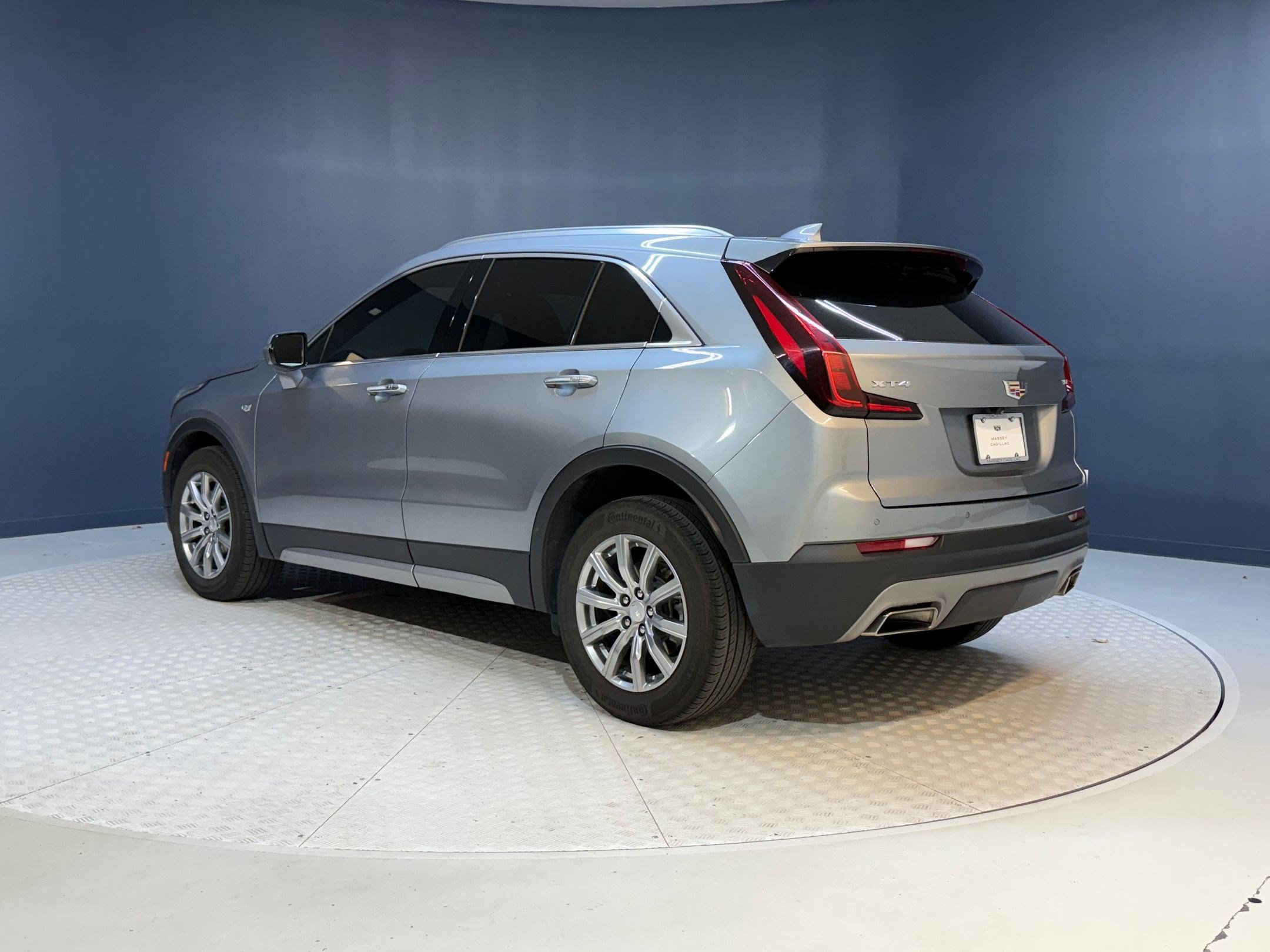 Certified 2023 Cadillac XT4 Premium Luxury image 3