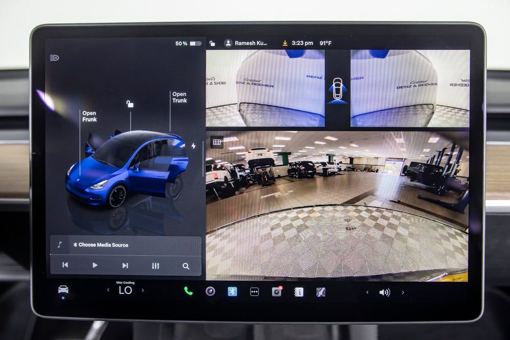 Used 2025 Tesla Model Y Performance image 44