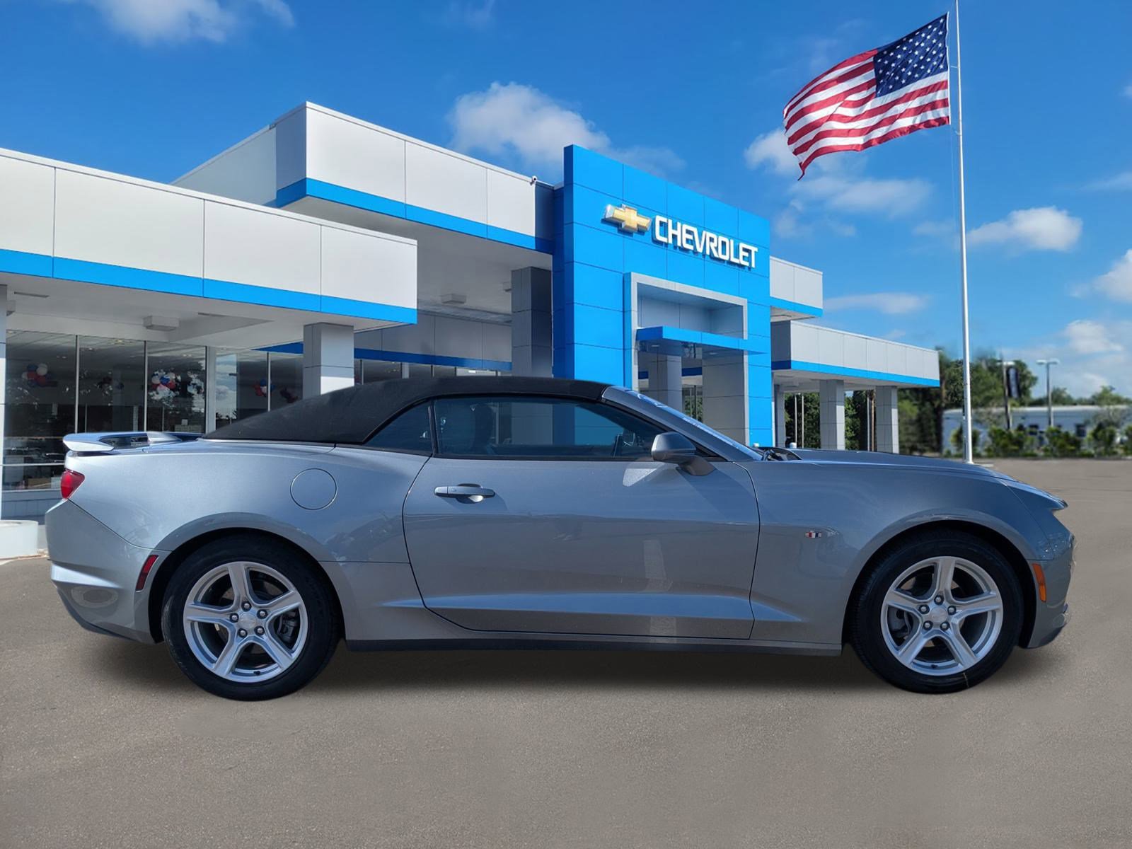 Used 2023 Chevrolet Camaro LT image 3