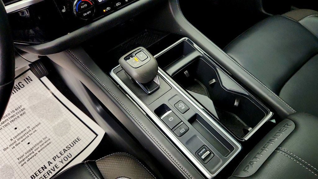 Used 2024 Nissan Pathfinder SL w/ SL Premium Package FWD image 28