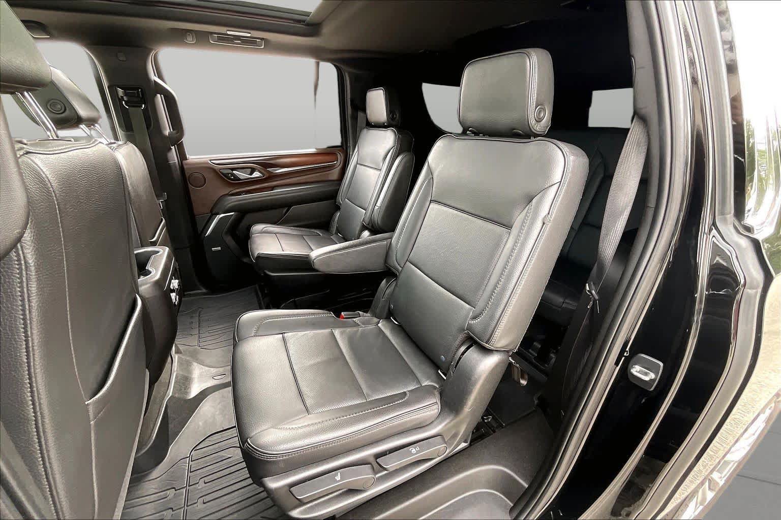 Used 2021 GMC Yukon XL Denali w/ Denali Premium Package AWD/4WD image 20