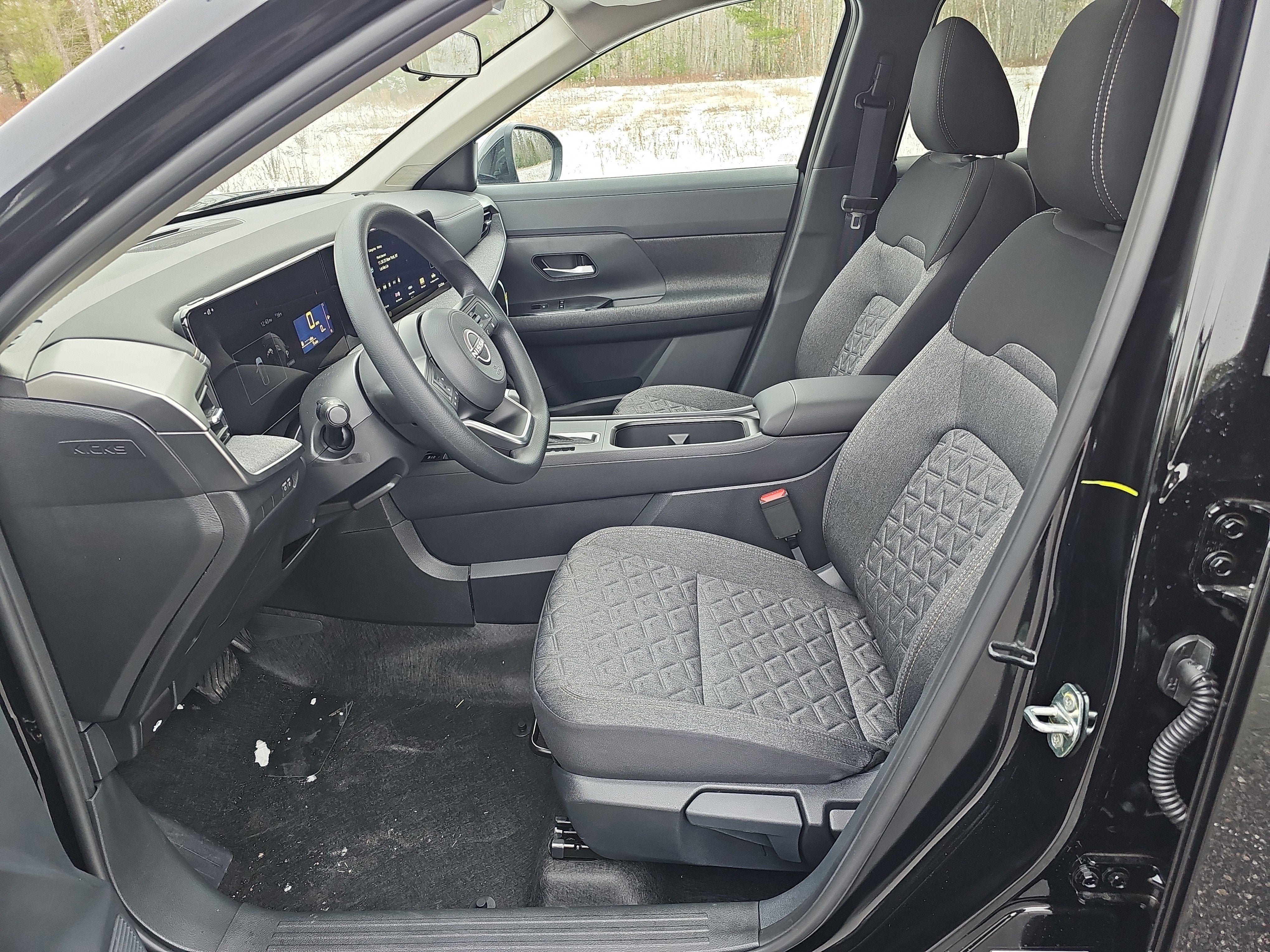 New 2026 Nissan Kicks SV w/ SV Premium Package image 4