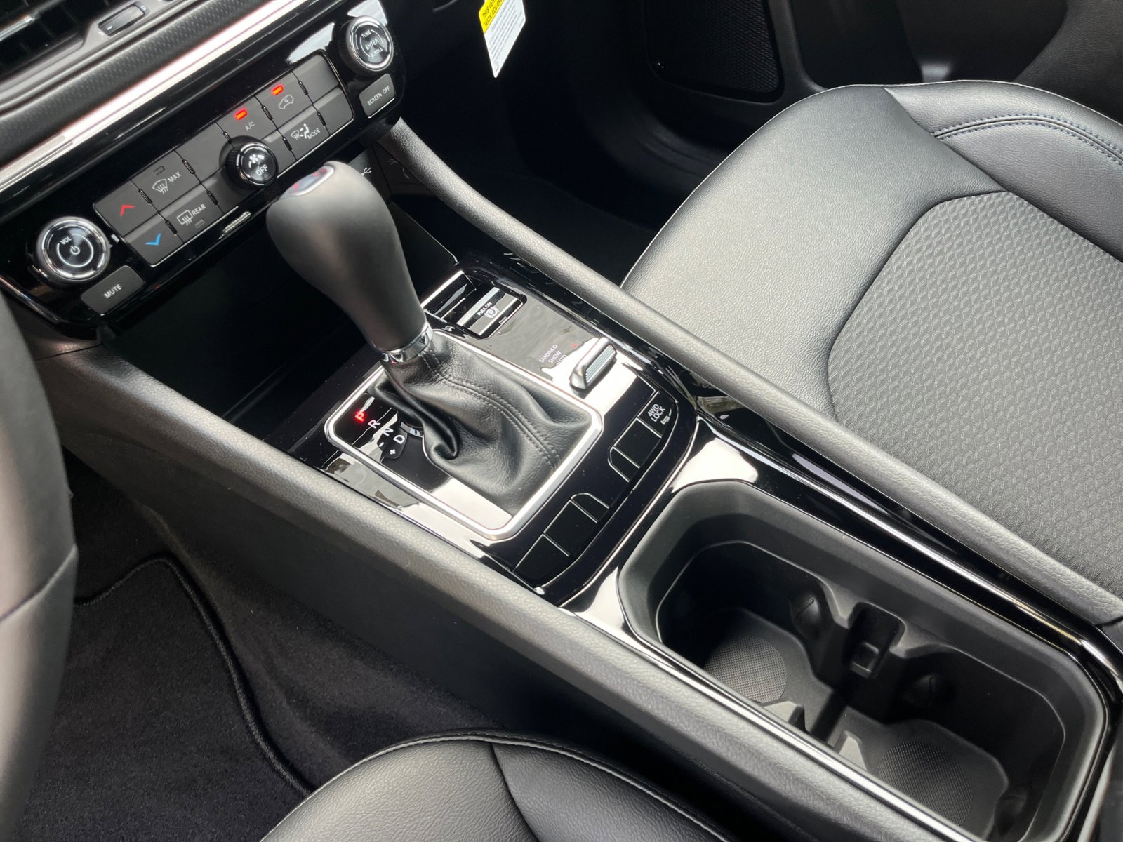 New 2026 Jeep Compass Latitude image 23