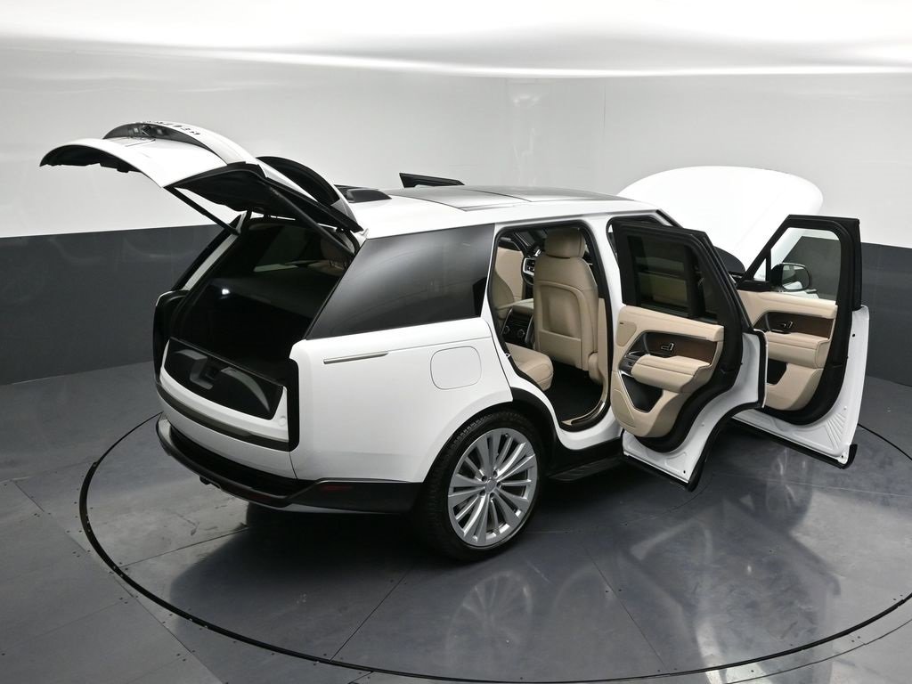 Used 2024 Land Rover Range Rover SE image 36