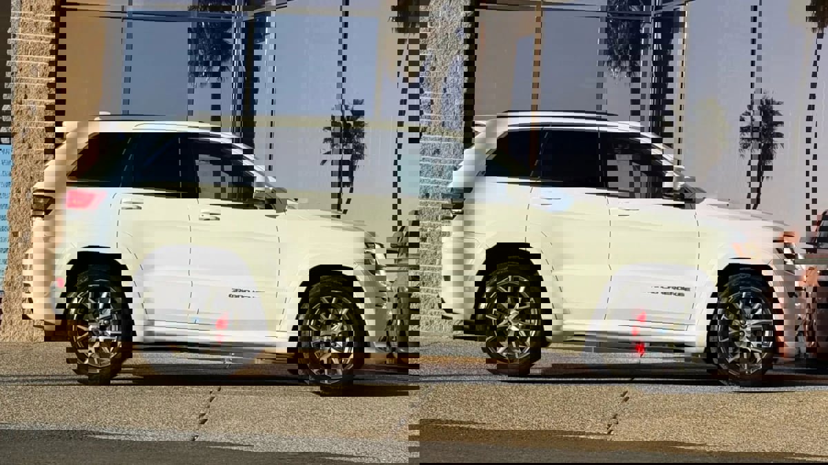 Used 2015 Jeep Grand Cherokee SRT w/ Trailer Tow Group IV image 19