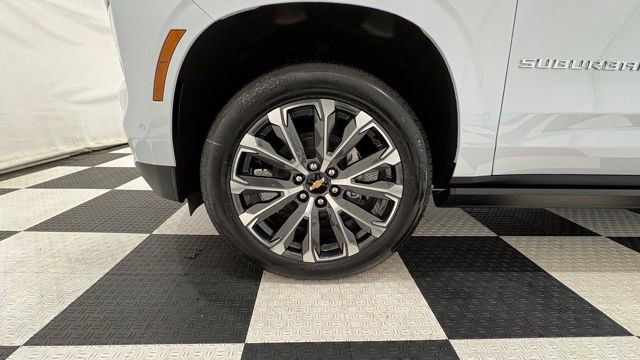 New 2026 Chevrolet Suburban High Country image 12