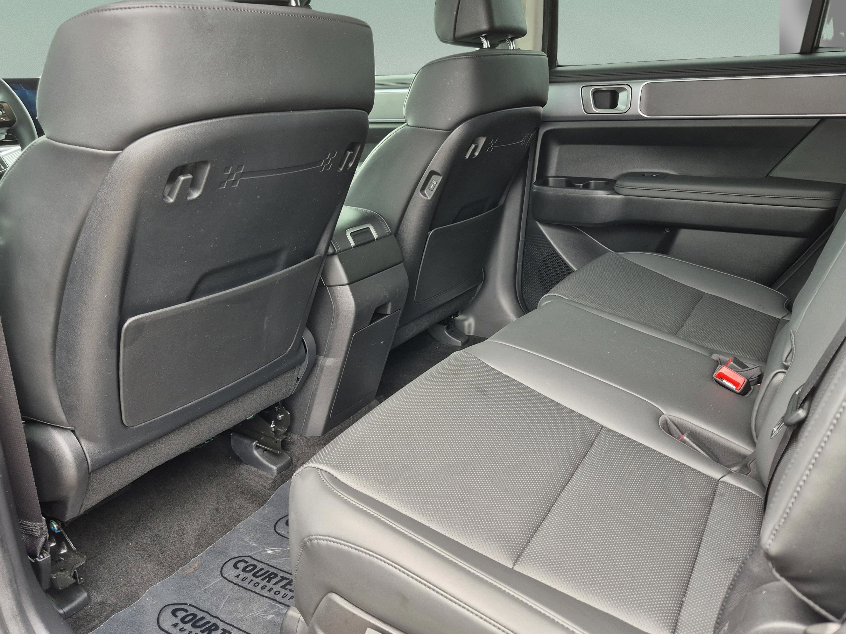 Used 2024 Hyundai Santa Fe SEL FWD image 20