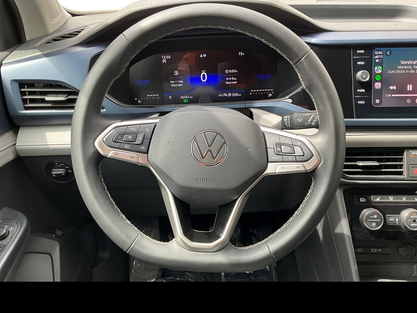 Used 2024 Volkswagen Taos SE FWD image 3