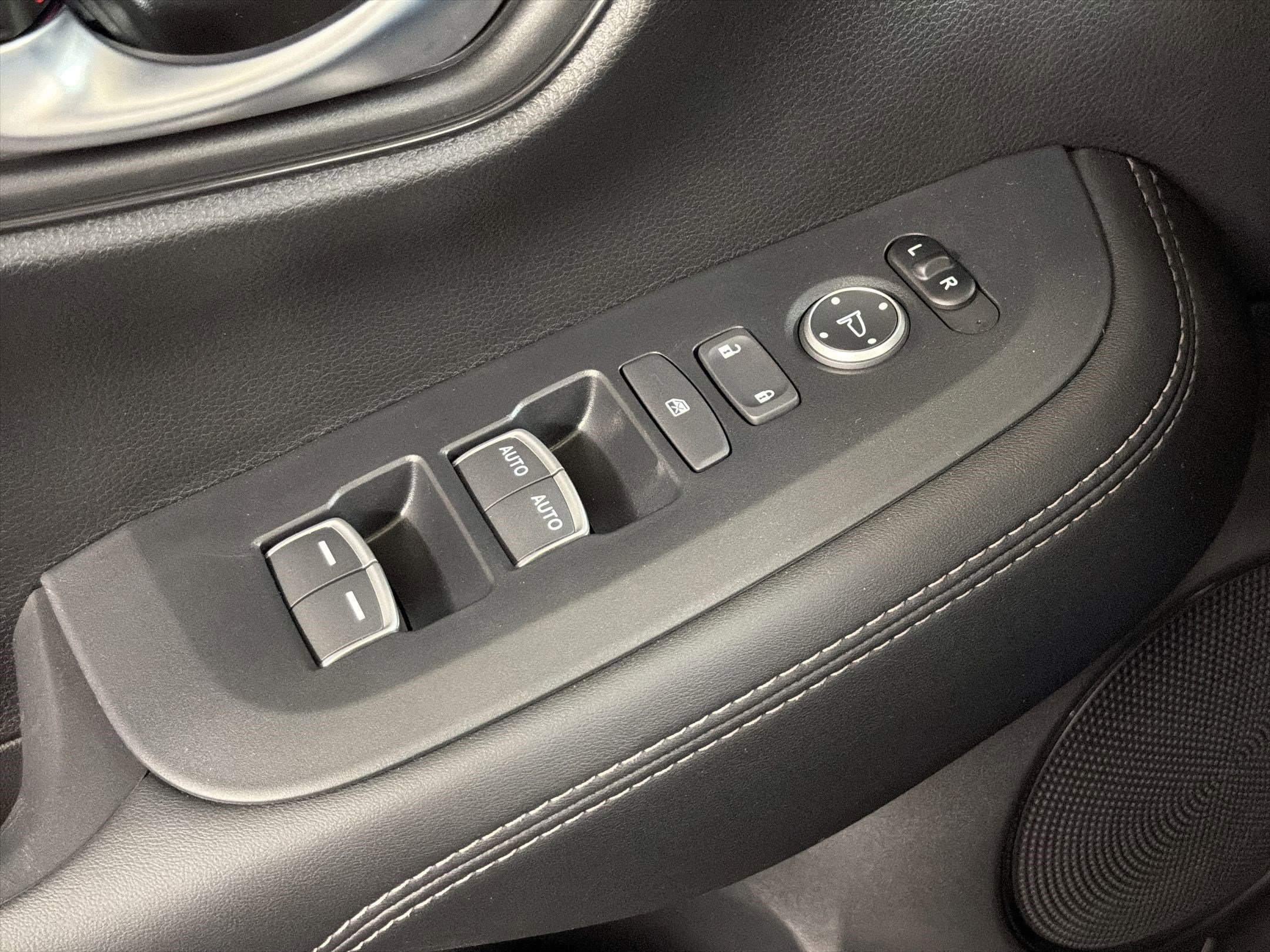New 2027 Honda HR-V EX-L image 12