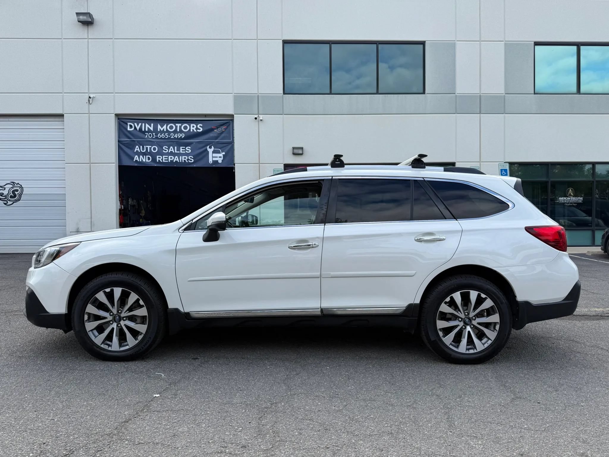 Used 2019 Subaru Outback 3.6R Touring AWD/4WD image 4