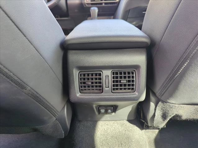 Used 2025 Toyota Camry SE w/ Convenience Package image 19