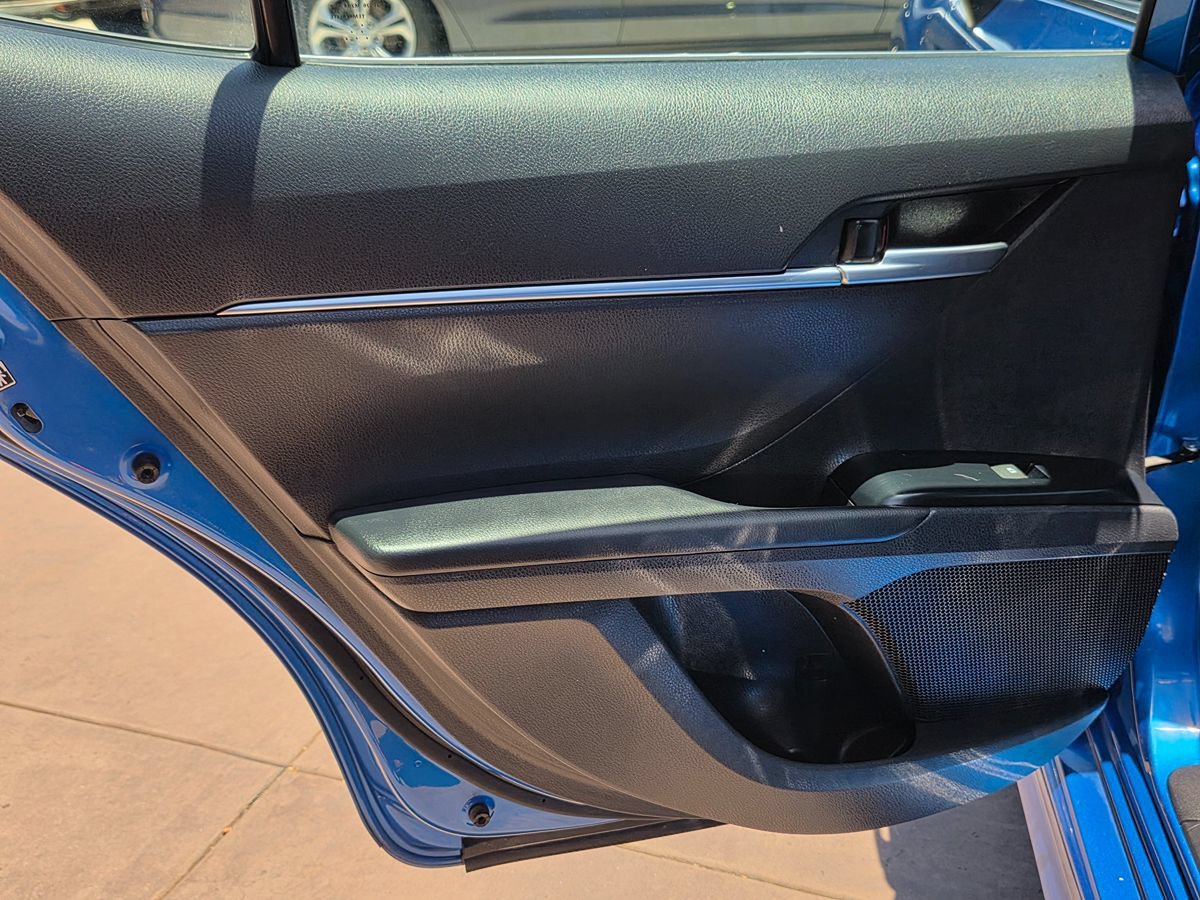 Used 2019 Toyota Camry SE FWD image 23