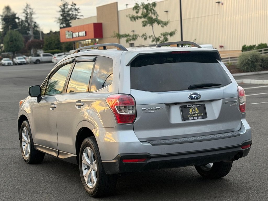 Used 2015 Subaru Forester 2.5i Limited AWD/4WD image 9